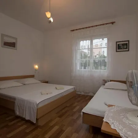 Guest house Kuca Marija I Velimir Sucuraj